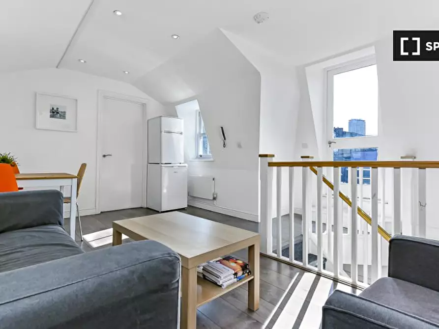 Immagine 3 di Appartamento in affitto  in Tottenham St a Camden Town