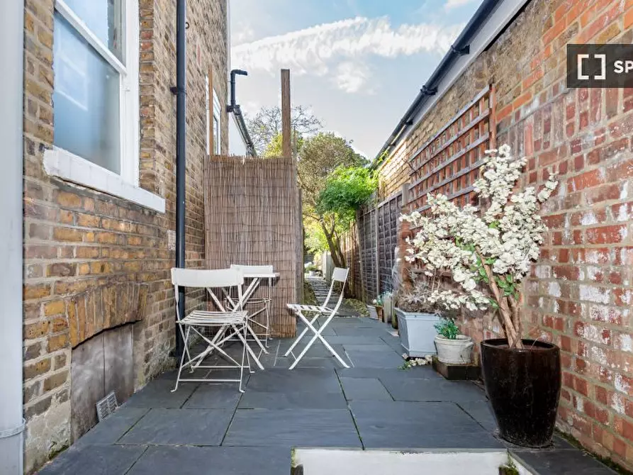 Immagine 17 di Appartamento in affitto  in Graham Road a Merton