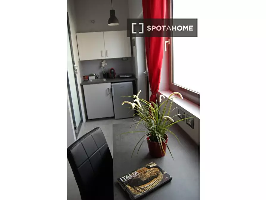 Immagine 4 di Ufficio in affitto  in Via Alberto Amerani a Roma