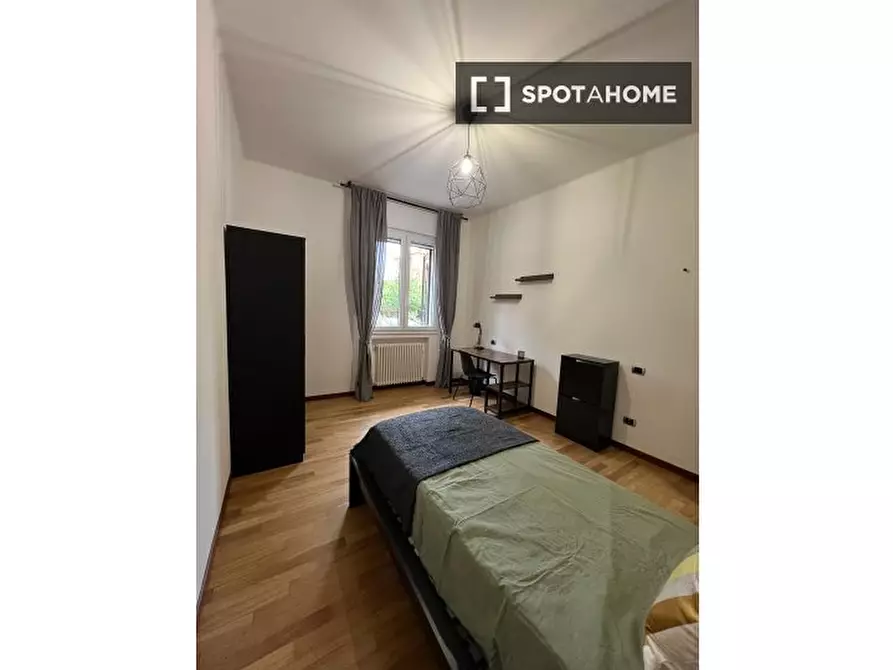 Immagine 2 di Camera condivisa in affitto  in Via Liguria a Bologna