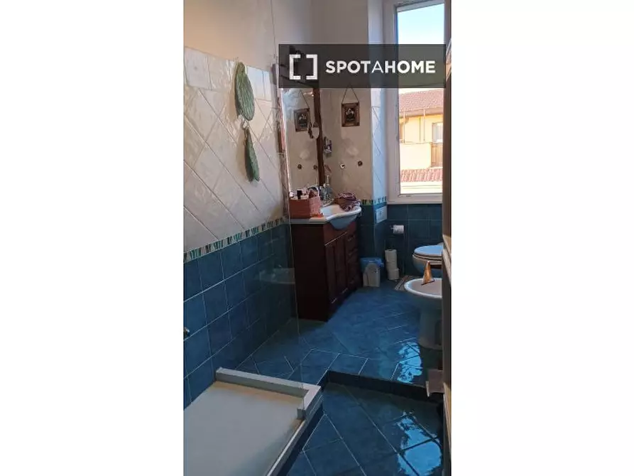 Immagine 3 di Camera condivisa in affitto  in Via Giulia di Gallese a Roma