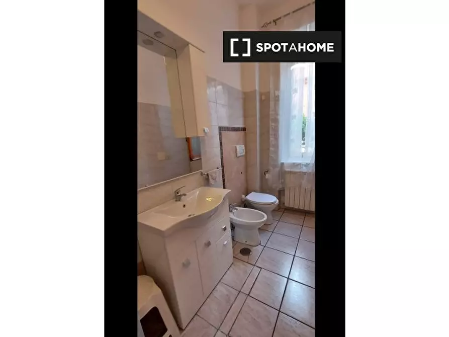 Immagine 10 di Camera condivisa in affitto  in Via Sterope a Roma