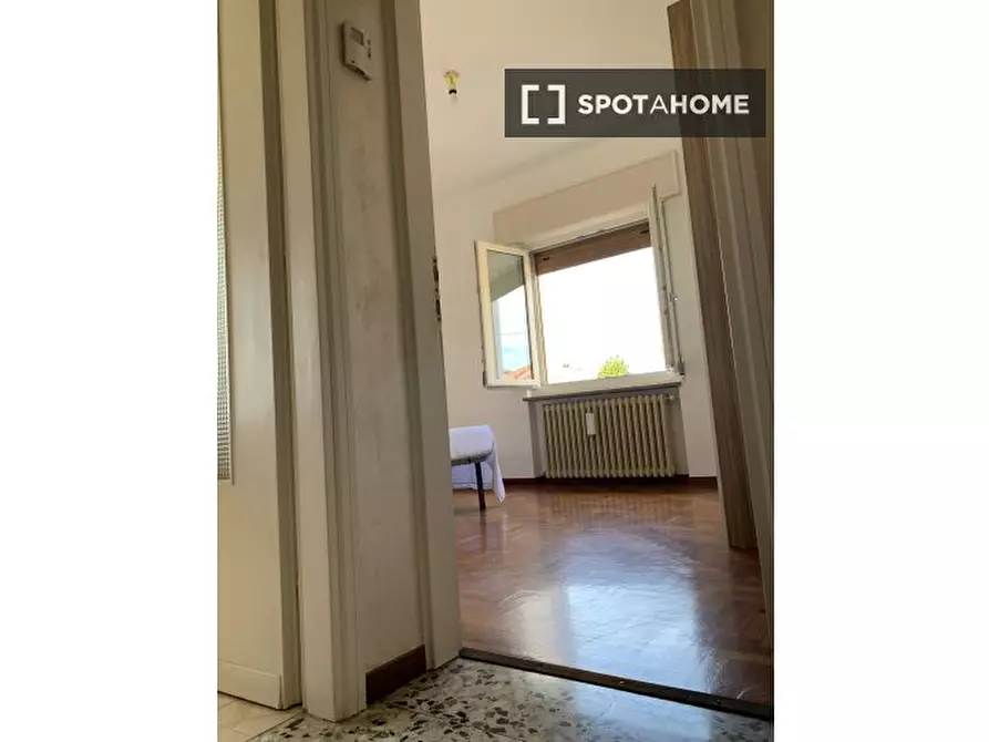 Immagine 6 di Camera condivisa in affitto  in Via G. Deledda a Treviolo