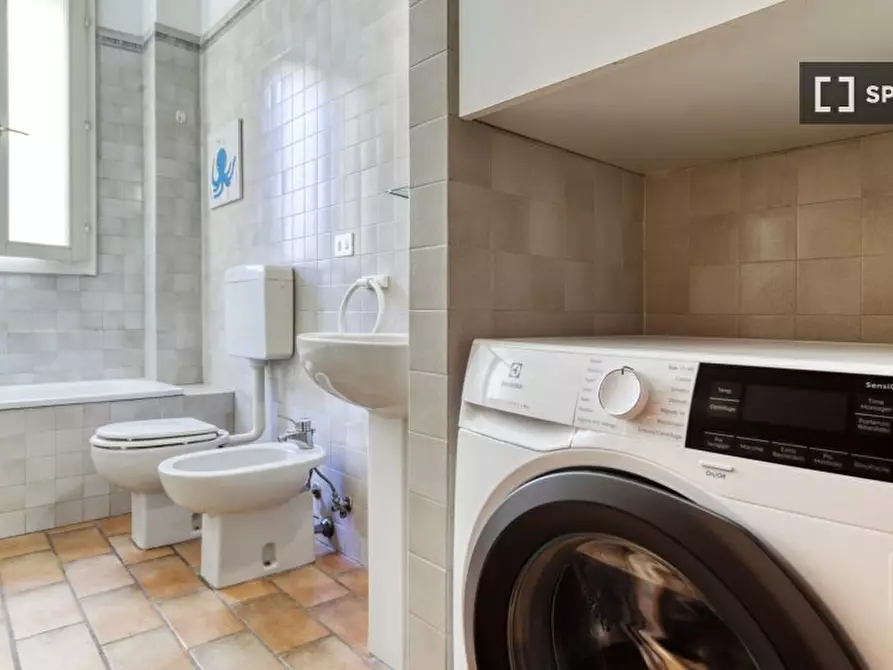 Immagine 16 di Appartamento in affitto  in Via Castiglione a Bologna