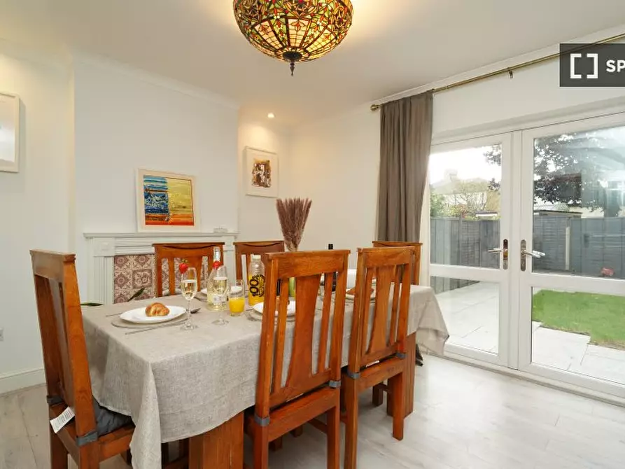 Immagine 11 di Appartamento in affitto  in Brampton Gardens a West Molesey