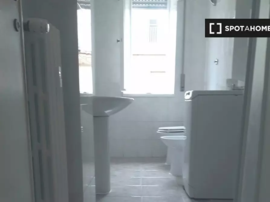 Immagine 7 di Camera condivisa in affitto  in Via Teodolfo Mertel a Roma