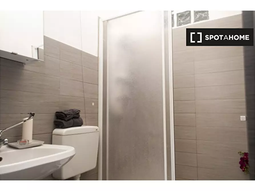 Immagine 12 di Camera condivisa in affitto  in Via Romolo Gessi a Torino