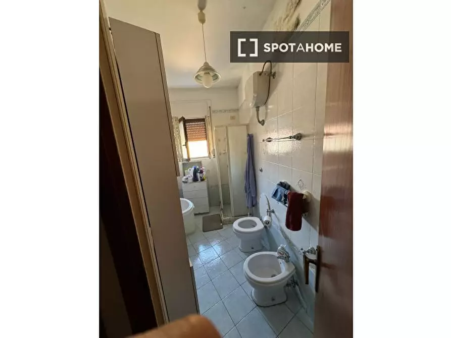 Immagine 5 di Camera condivisa in affitto  in Via Sigmund Freud a Napoli