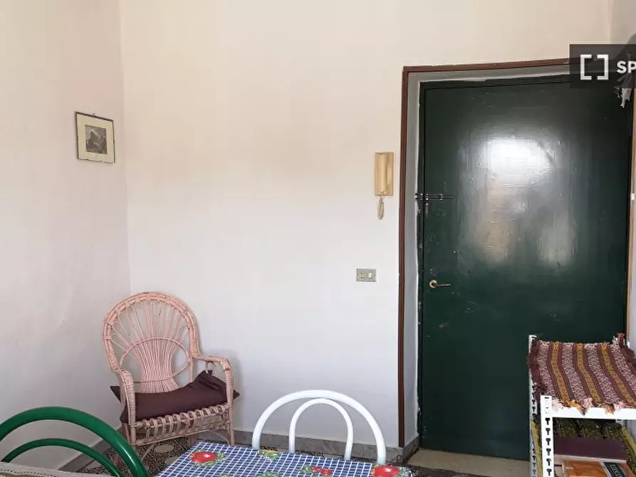 Immagine 2 di Camera condivisa in affitto  in Vico Melofioccolo a Napoli