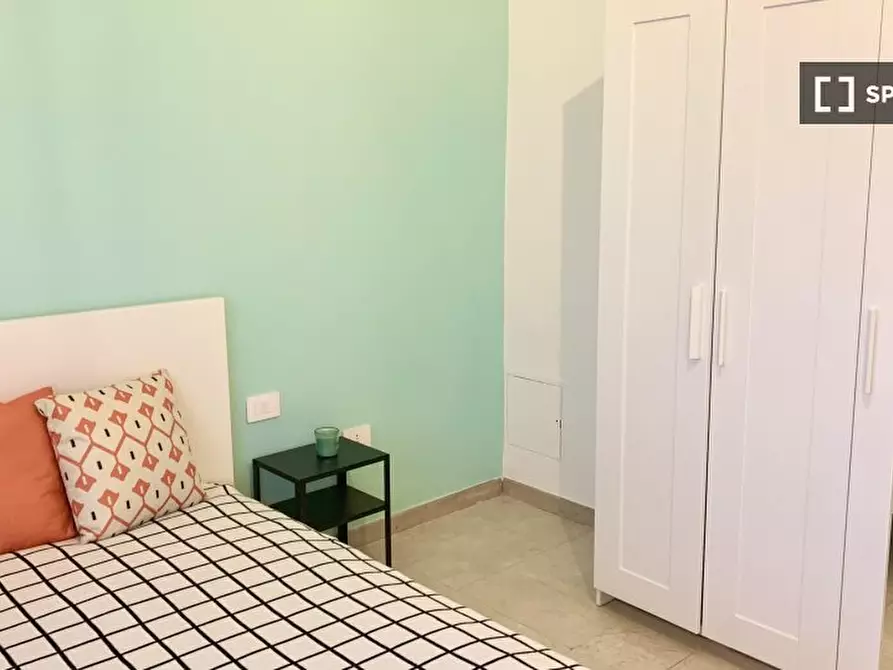 Immagine 3 di Camera condivisa in affitto  in VIALE F. REDI a Firenze