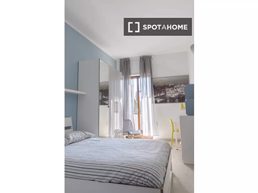 Immagine 4 di Camera condivisa in affitto  in Via Curtatone a Milano