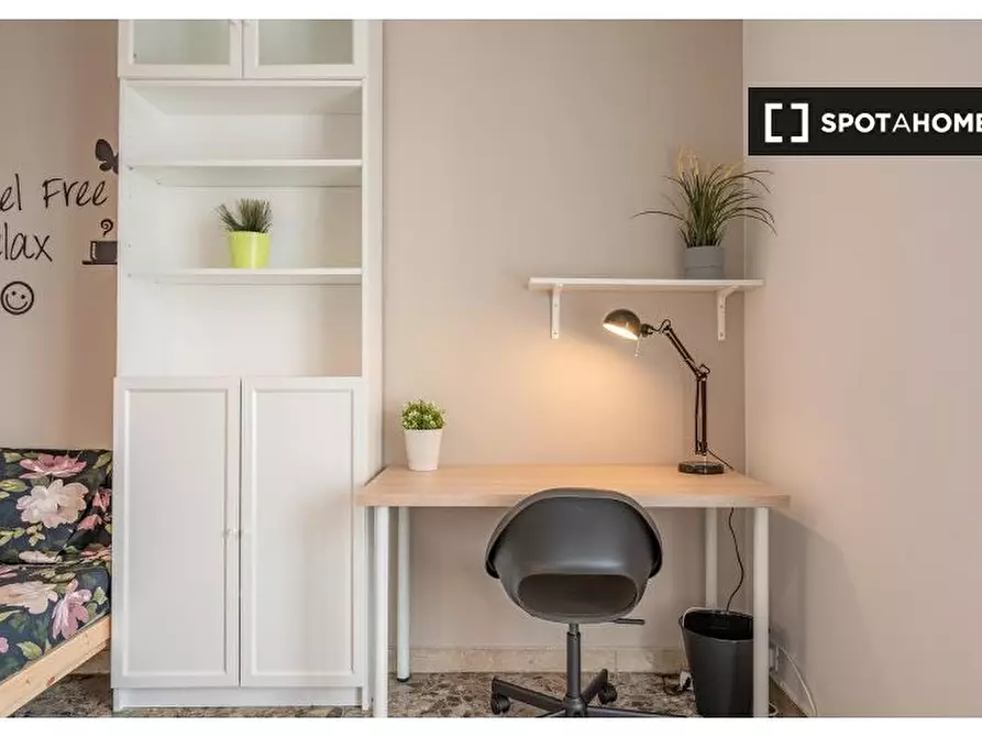 Immagine 4 di Camera condivisa in affitto  in Via Simone Saint Bon a Milano