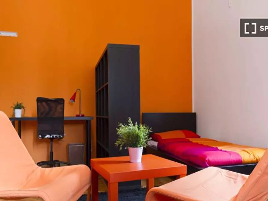 Immagine 1 di Camera condivisa in affitto  in Via Gustavo Modena a Milano