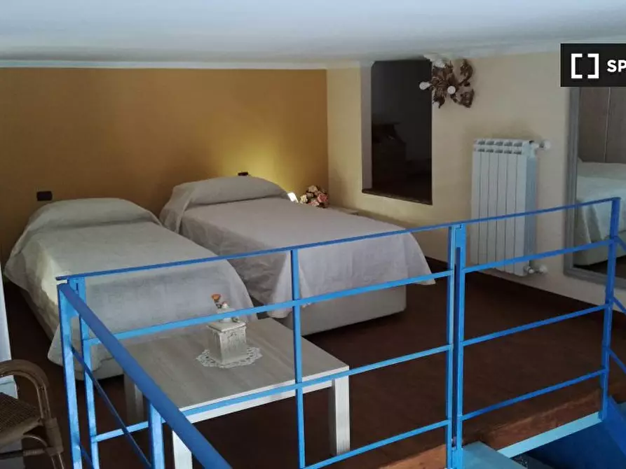 Immagine 2 di Camera condivisa in affitto  in Via Cosenza a Napoli