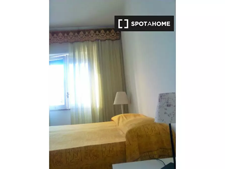 Immagine 7 di Camera condivisa in affitto  in Via Marchese Giuseppe Palmieri a Napoli