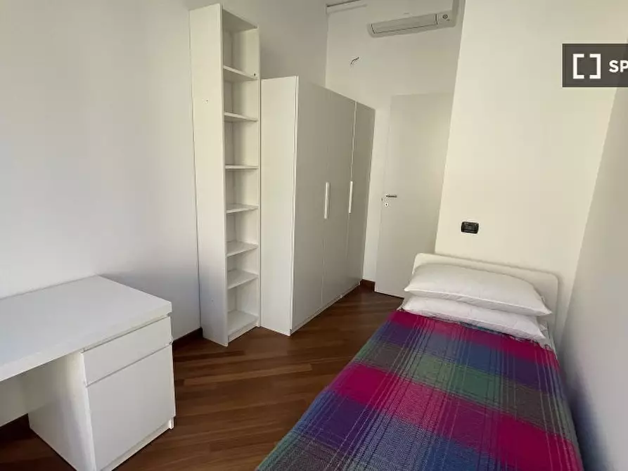 Immagine 6 di Camera condivisa in affitto  in Via della Guastalla a Milano