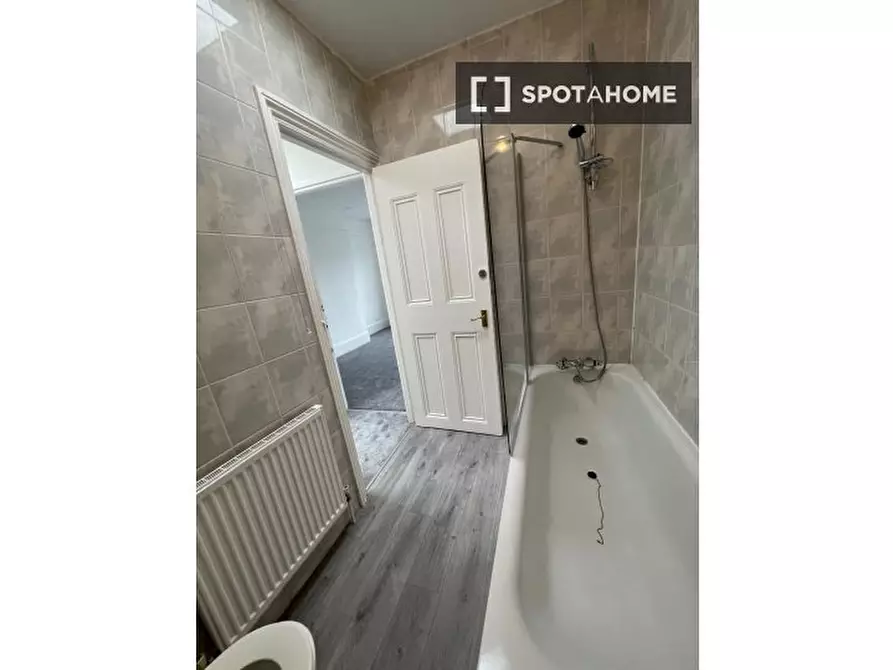 Immagine 15 di Camera condivisa in affitto  in Strutton Ground a 
