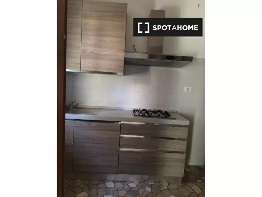 Immagine 12 di Camera condivisa in affitto  in Via Fossolo a Bologna