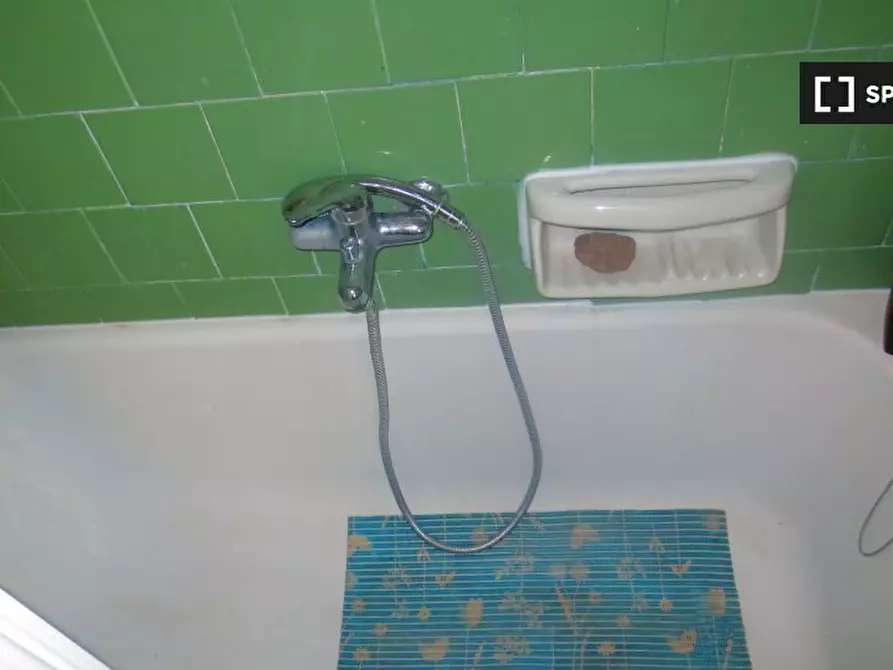 Immagine 10 di Camera condivisa in affitto  in Via Appiano a Roma