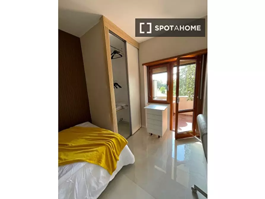 Immagine 15 di Camera condivisa in affitto  in Via Nomentana a Roma