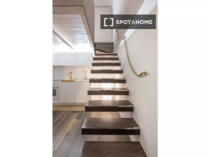 Immagine 6 di Appartamento in affitto  in Via S. Gregorio a Milano