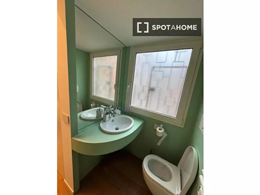 Immagine 10 di Appartamento in affitto  in Via della Lungara a Roma