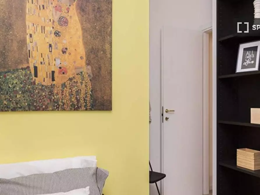 Immagine 6 di Camera condivisa in affitto  in Viale Monte Santo a Milano