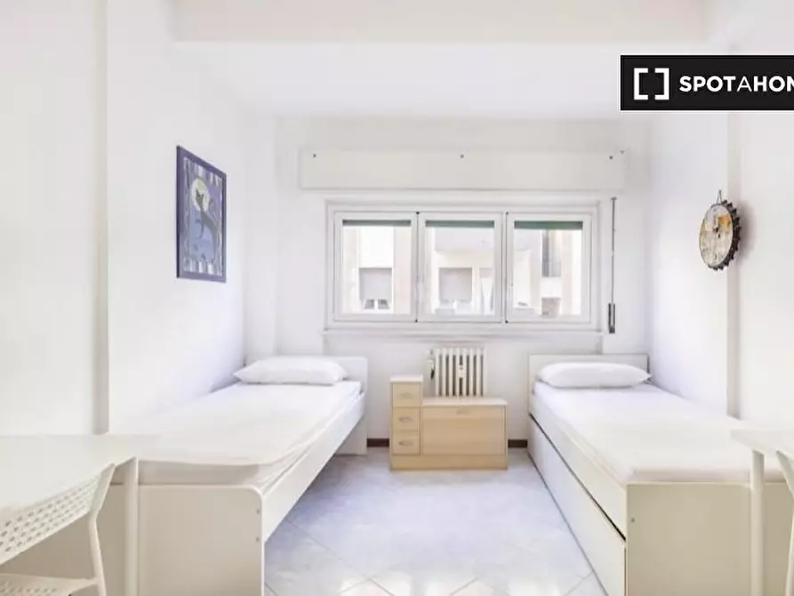 Immagine 2 di Camera condivisa in affitto  in Via Privata Ebro a Milano