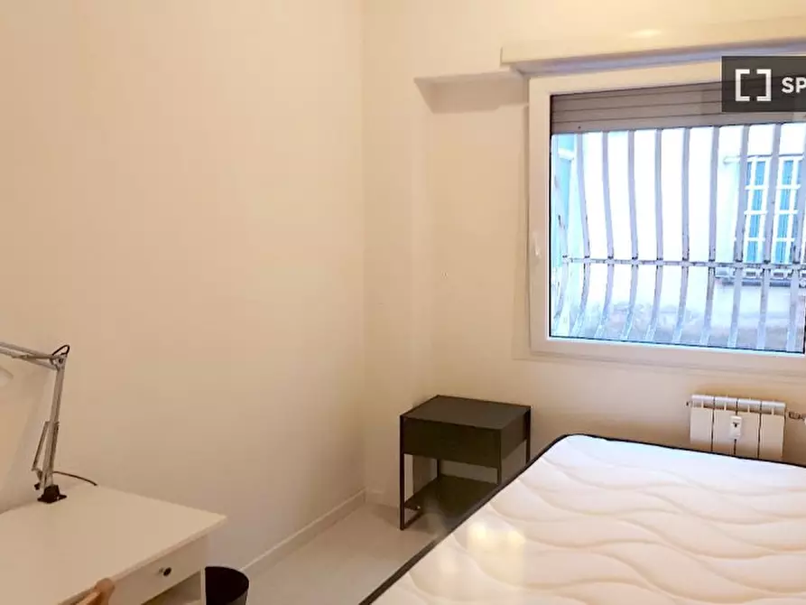 Immagine 2 di Camera condivisa in affitto  in Via Edoardo Jenner, 00151 Roma RM, Italy a Roma