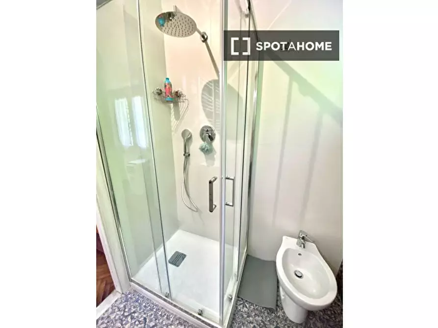 Immagine 13 di Appartamento in affitto  in Via Isola del Giglio a Roma