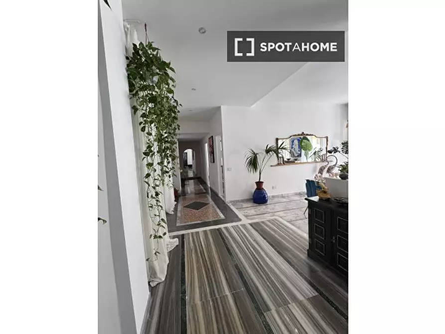 Immagine 7 di Appartamento in affitto  in Via Tolero a Roma