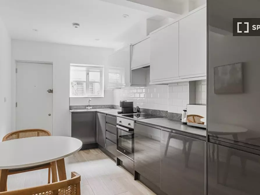 Immagine 7 di Appartamento in affitto  in Warren Mews a Camden Town