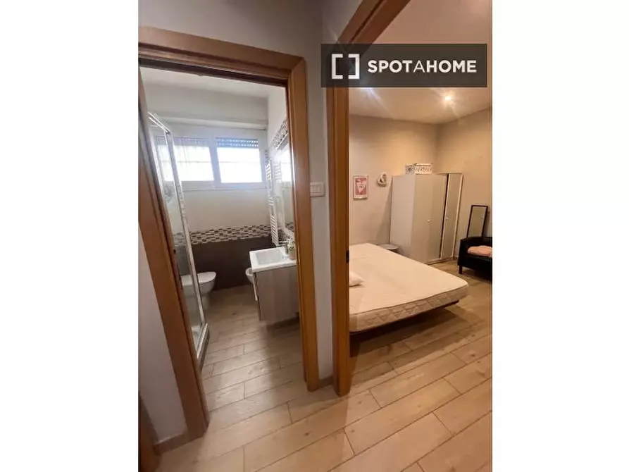 Immagine 6 di Appartamento in affitto  in Via Carlo Denina a Roma