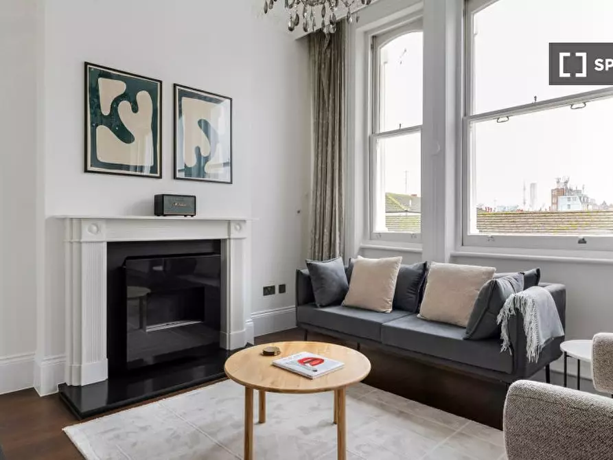 Immagine 1 di Appartamento in affitto  in Redcliffe Square a Kensington