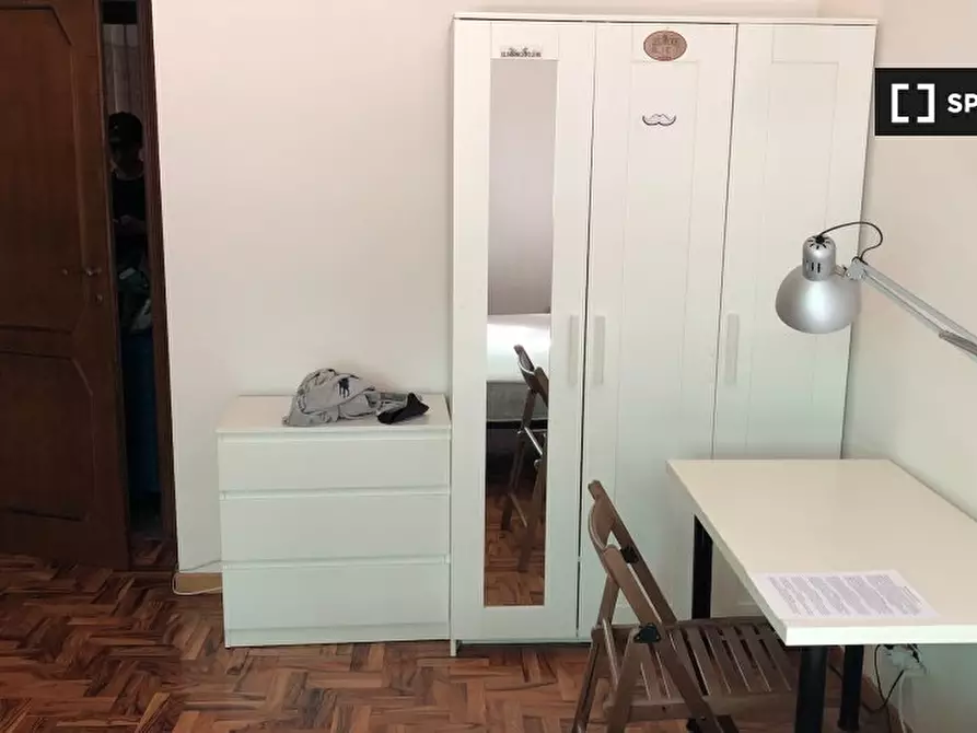 Immagine 2 di Camera condivisa in affitto  in Via Francesco Orestano a Roma