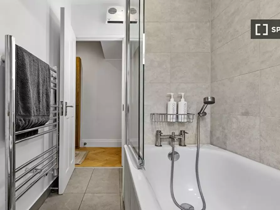 Immagine 7 di Appartamento in affitto  in Coniger Road a Hammersmith