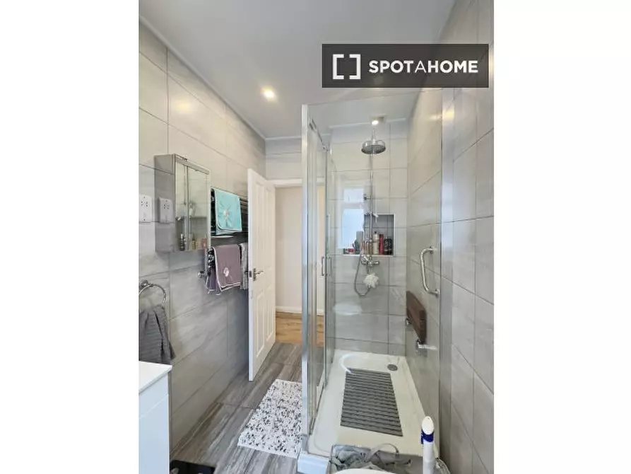 Immagine 8 di Appartamento in affitto  in Townsend Rd a Staines