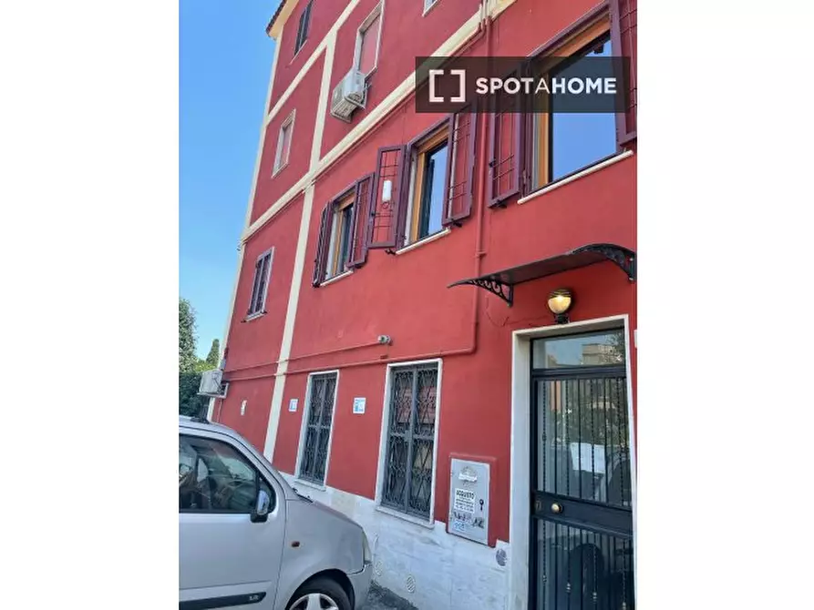 Immagine 19 di Appartamento in affitto  in Viale dell'Acquedotto Alessandrino a Roma