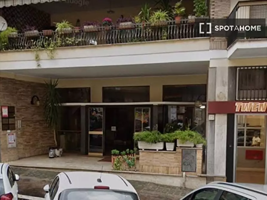 Immagine 10 di Camera condivisa in affitto  in Via Giulio Venticinque a Roma