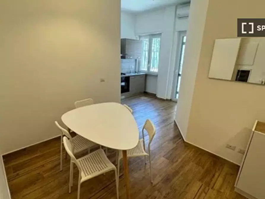 Immagine 4 di Camera condivisa in affitto  in Viale Guglielmo Marconi a Roma