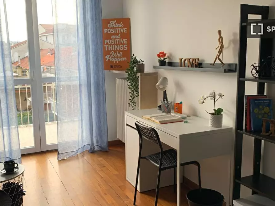Immagine 4 di Camera condivisa in affitto  in Via La Thuile n. a Torino