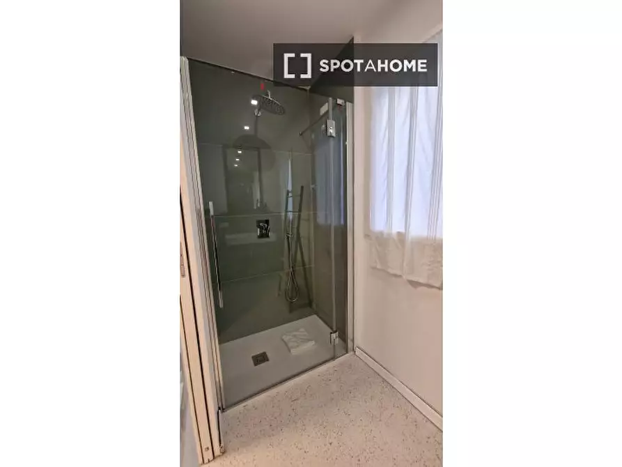 Immagine 16 di Appartamento in affitto  in Via della Mola Dei Fiorentini a Roma