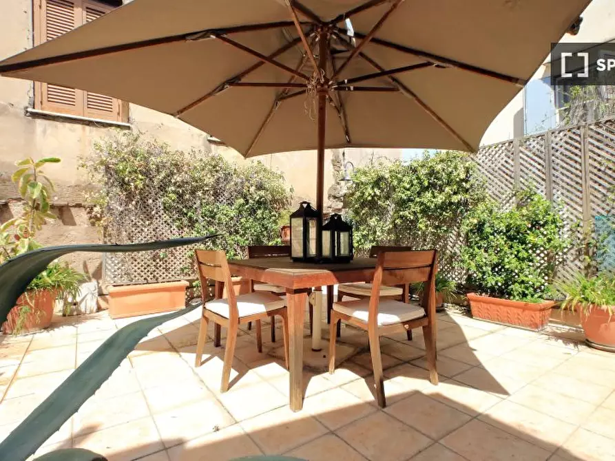 Immagine 17 di Appartamento in affitto  in Via del Portico d'Ottavia a Roma