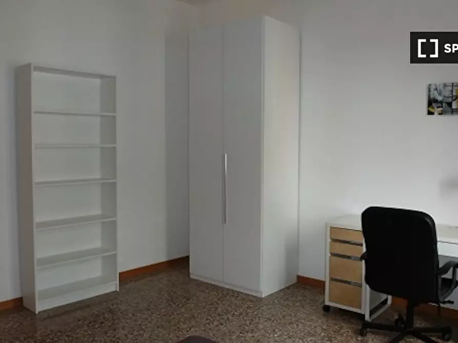 Immagine 2 di Camera condivisa in affitto  in Via Portuense a Roma