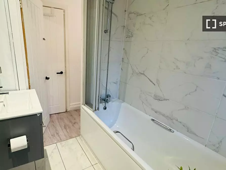 Immagine 2 di Appartamento in affitto  in Risdon St a Camberwell