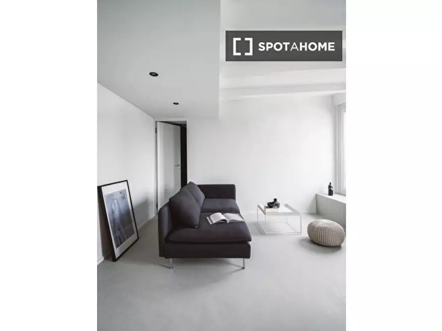 Immagine 1 di Ufficio in affitto  in Piazza S. Camillo de Lellis a Milano