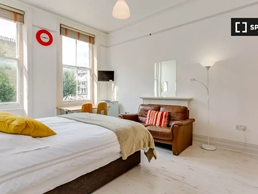 Immagine 2 di Camera condivisa in affitto  in st Floor Apartment a Kensington