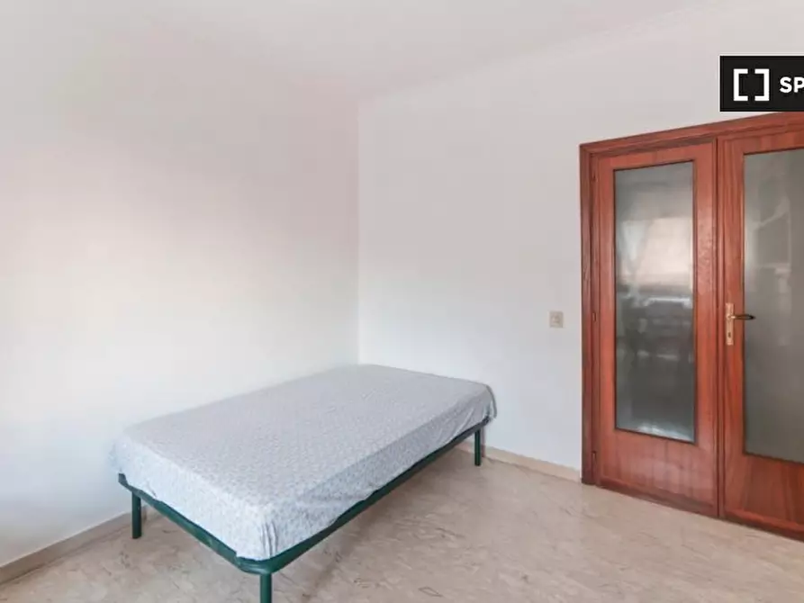 Immagine 6 di Camera condivisa in affitto  in Via Filippo Serafini, 00173 Roma RM, Italy a Roma