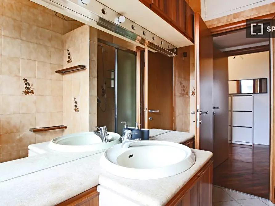 Immagine 19 di Camera condivisa in affitto  in Via Bolama a Milano