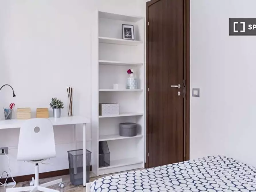 Immagine 4 di Camera condivisa in affitto  in Via Giuseppe Frua a Milano